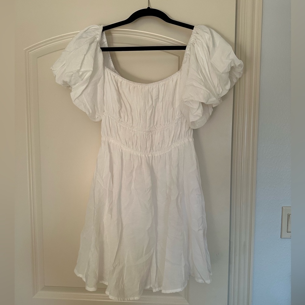 White puff sleeve mini dress, super cute for senior pictures, worn once